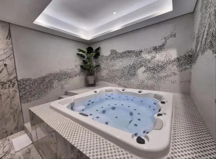 Stylish 2br At Paramount Midtown * Дубай